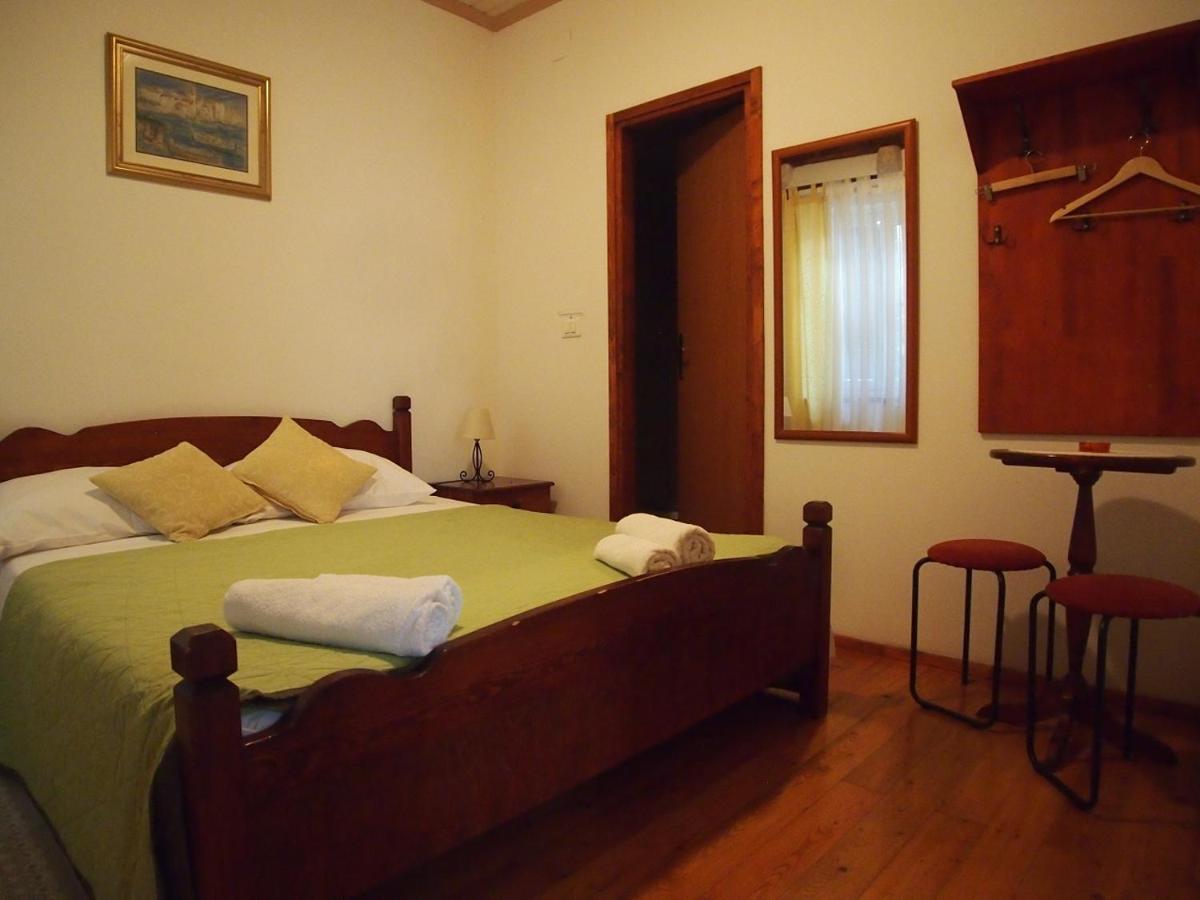 Rooms & Studio Stipcic Трогир Экстерьер фото